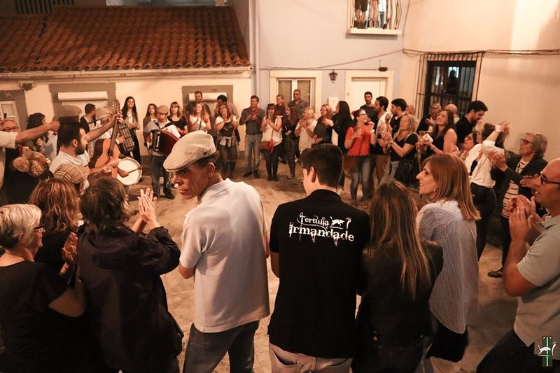 Ficheiro:Irmandade F9.jpg
