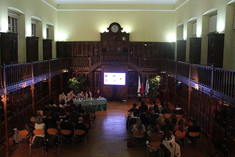 Ficheiro:Taurisa F4.jpg